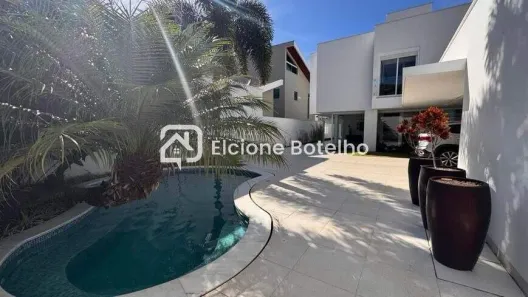 Casa de Condomínio com 4 Quartos para alugar, 330m² no Jardim Karaíba, Uberlândia
