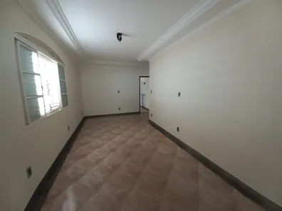 Casa com 3 Quartos à venda, 293m² no Nossa Senhora das Graças, Uberlândia