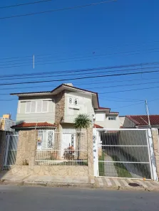 Casa com 4 Quartos para alugar, 240m² no Trindade, Florianópolis
