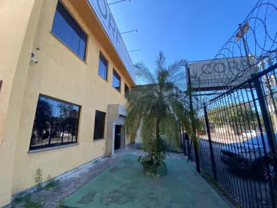 Prédio Comercial com 10 Quartos para alugar, 300m² no Bangu, Rio de Janeiro