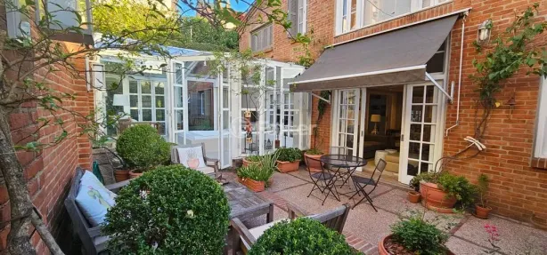 Casa com 4 Quartos à venda, 400m² no Chácara das Pedras, Porto Alegre