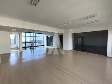 Sala Comercial para alugar, 204m² no Centro, Joinville