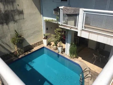 Sobrado com 3 Quartos à venda, 150m² no Itararé, São Vicente