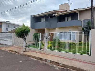 Sobrado com 3 Quartos à venda, 233m² no San Remo, Londrina