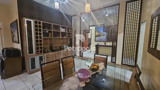 Casa com 3 Quartos à venda, 260m² no Plano Diretor Sul, Palmas