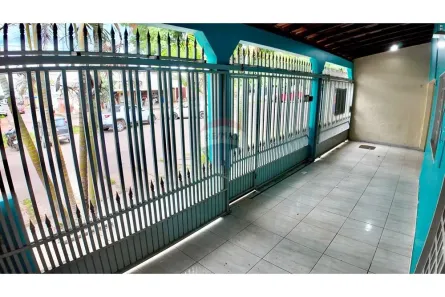 Sobrado com 3 Quartos à venda, 150m² no Santa Maria, Brasília