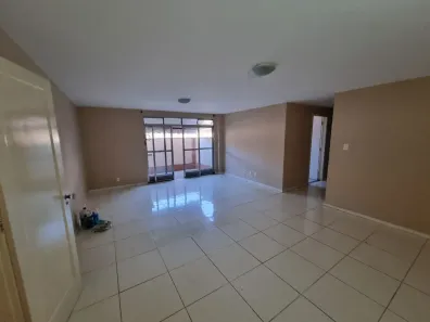 Apartamento com 2 Quartos para alugar, 75m² no Centro, Petrópolis