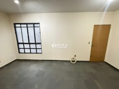 Apartamento com 3 Quartos para alugar, 69m² no Santa Mônica, Uberlândia