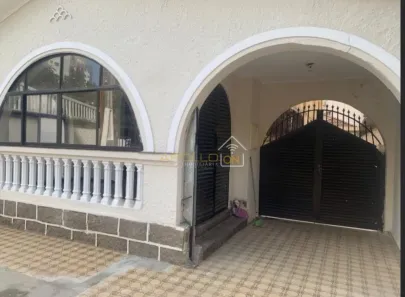 Sobrado com 4 Quartos para alugar, 338m² no Boqueirão, Santos