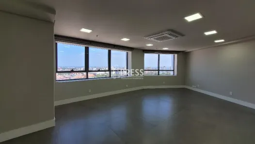 Sala Comercial à venda, 43m² no Chácara das Pedras, Porto Alegre