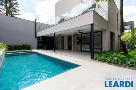 Casa com 5 Quartos à venda, 450m² no Jardim Luzitânia, São Paulo