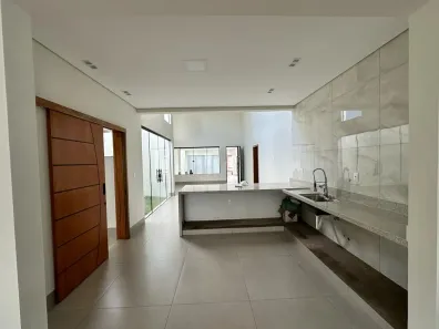 Casa com 3 Quartos à venda, 179m² no Novo Mundo, Uberlândia