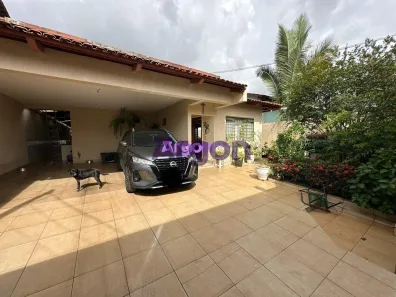 Casa com 4 Quartos à venda, 200m² no Goiânia 2, Goiânia