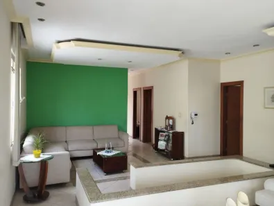 Casa com 4 Quartos à venda, 199m² no Carlos Prates, Belo Horizonte