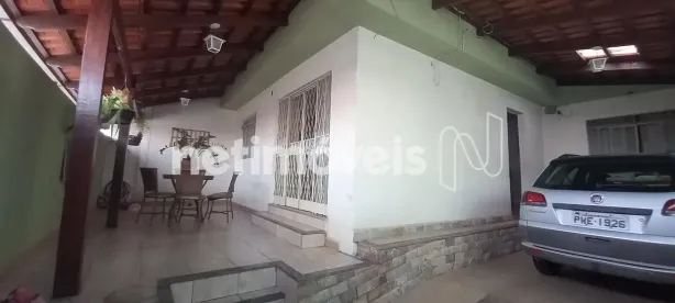 Casa com 3 Quartos à venda, 200m² no Conjunto Água Branca, Contagem