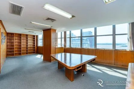 Sala Comercial para alugar, 172m² no Centro Histórico, Porto Alegre