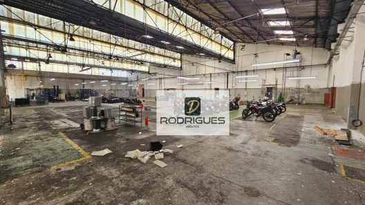 Galpão/Depósito/Armazém para alugar, 3700m² no Vila Nogueira, Diadema