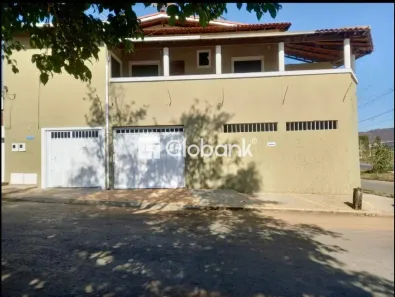 Casa com 4 Quartos à venda, 180m² no José Correia Machado, Montes Claros