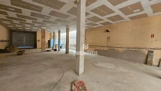 Imóvel Comercial com 4 Quartos para alugar, 372m² no Jardim São Vito, Americana