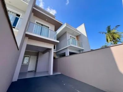 Sobrado com 3 Quartos para alugar, 175m² no Bom Retiro, Joinville