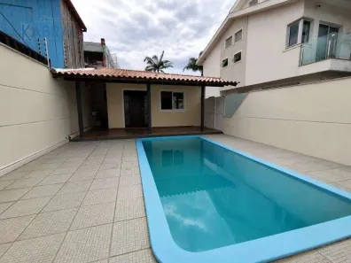 Casa com 3 Quartos para alugar, 170m² no Coqueiros, Florianópolis