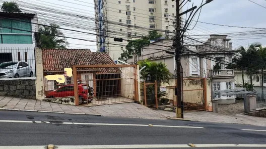 Imóvel Comercial à venda, 567m² no Independência, Porto Alegre