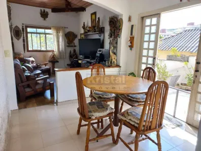 Casa com 3 Quartos à venda, 230m² no Vila Guedes, São Paulo