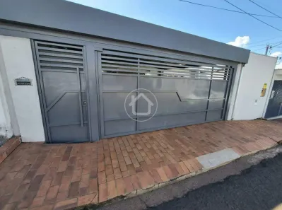 Casa com 3 Quartos à venda, 150m² no Coophafé, Campo Grande