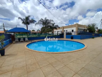 Casa de Condomínio com 3 Quartos para alugar, 130m² no Aclimação, Uberlândia