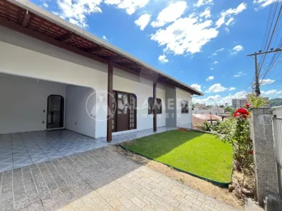 Casa com 5 Quartos à venda, 250m² no Velha, Blumenau