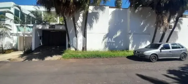 Imóvel Comercial com 3 Quartos para alugar, 700m² no Lídice, Uberlândia