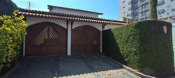 Sobrado com 3 Quartos à venda, 328m² no Pinheirinho, Santo André