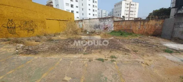 Lote/Terreno à venda, 203m² no Saraiva, Uberlândia
