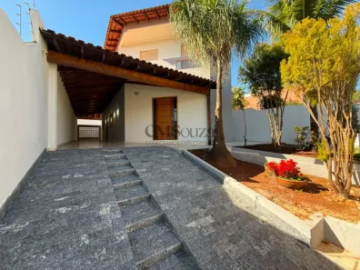 Casa com 3 Quartos para alugar, 290m² no Maringá, Londrina