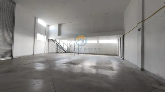 Sala Comercial para alugar, 190m² no Jardim Dom José, Embu das Artes