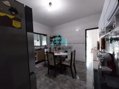 Casa com 6 Quartos à venda, 205m² no Piracangaguá, Taubaté
