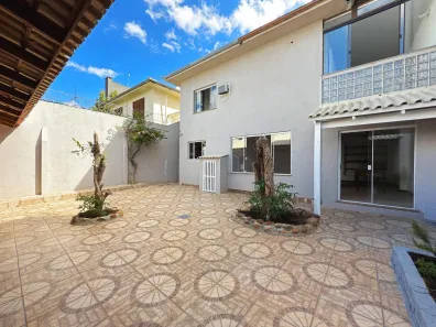 Casa com 3 Quartos à venda, 181m² no Medianeira, Porto Alegre
