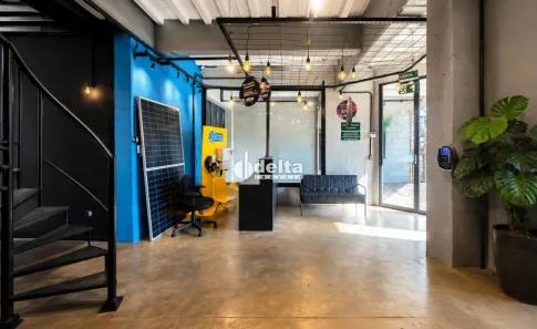 Ponto Comercial com 10 Quartos para alugar, 300m² no Jardim Karaíba, Uberlândia