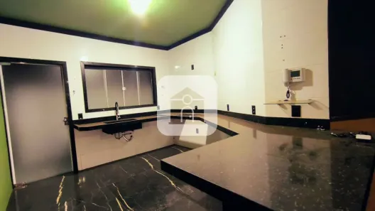 Casa com 4 Quartos à venda, 264m² no Sibipiruna, Araguari