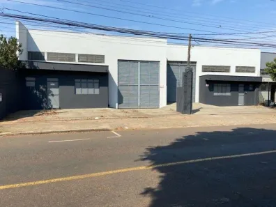 Galpão/Depósito/Armazém para alugar, 688m² no Indústrias Leves, Londrina