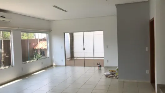 Casa de Condomínio com 4 Quartos para alugar, 330m² no Loteamento Portal do Sol II, Goiânia
