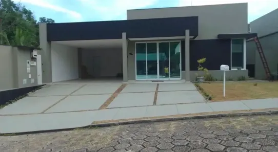 Casa de Condomínio com 4 Quartos para alugar, 450m² no Ponta Negra, Manaus