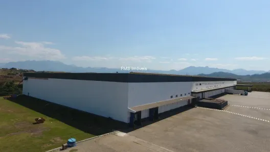 Galpão/Depósito/Armazém para alugar, 2398m² no Parque Embaixador, Resende