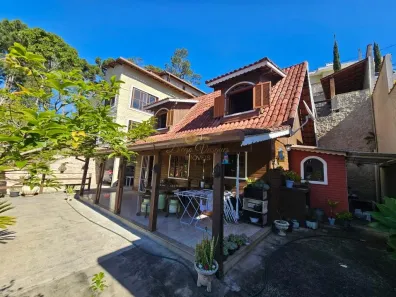 Casa de Condomínio com 3 Quartos à venda, 188m² no Tijuca, Teresópolis