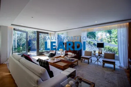 Casa com 4 Quartos à venda, 690m² no Pacaembu, São Paulo