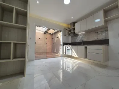 Casa de Condomínio com 3 Quartos para alugar, 220m² no Flores, Manaus