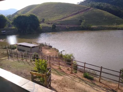 Fazenda/Sítio com 3 Quartos à venda, 200m² no Vila Resende, Caçapava
