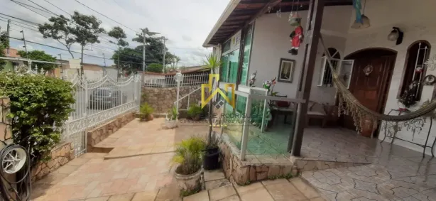 Casa com 2 Quartos à venda, 360m² no Santa Mônica, Belo Horizonte