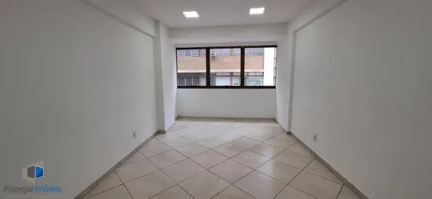 Sala Comercial para alugar, 25m² no Centro Histórico, Porto Alegre