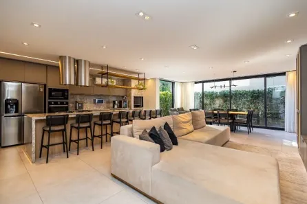 Casa de Condomínio com 3 Quartos à venda, 300m² no Ahú, Curitiba